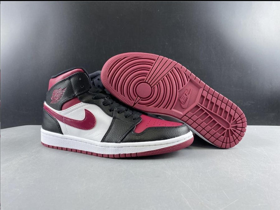 Air Jordan 1 Mid Bred Toe Shoes Sneakers