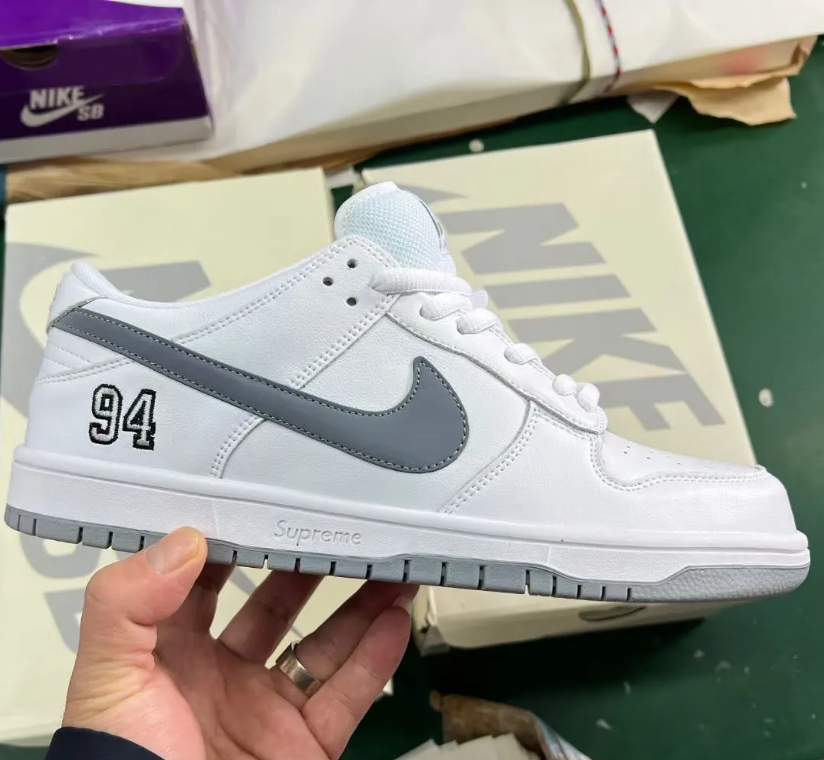 SUP x Dunk Low SB White Shoes Sneakers